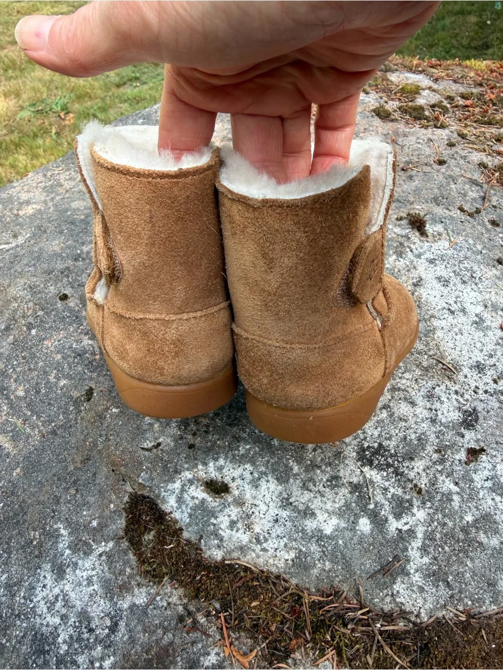Toddler Keelan Uggs! in Chestnut  Size 8